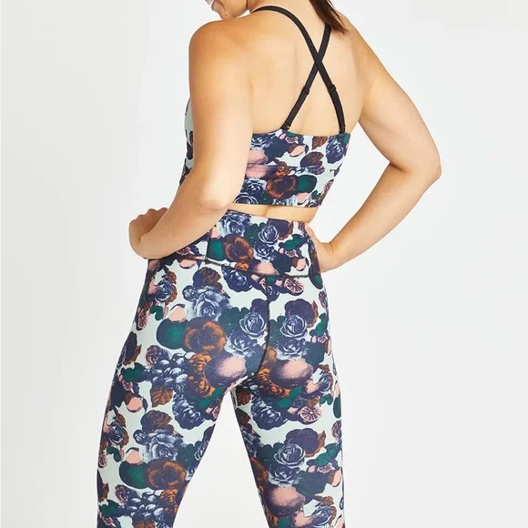 Oiselle Bird Hug Tights, size 6 - Picture 7 of 9